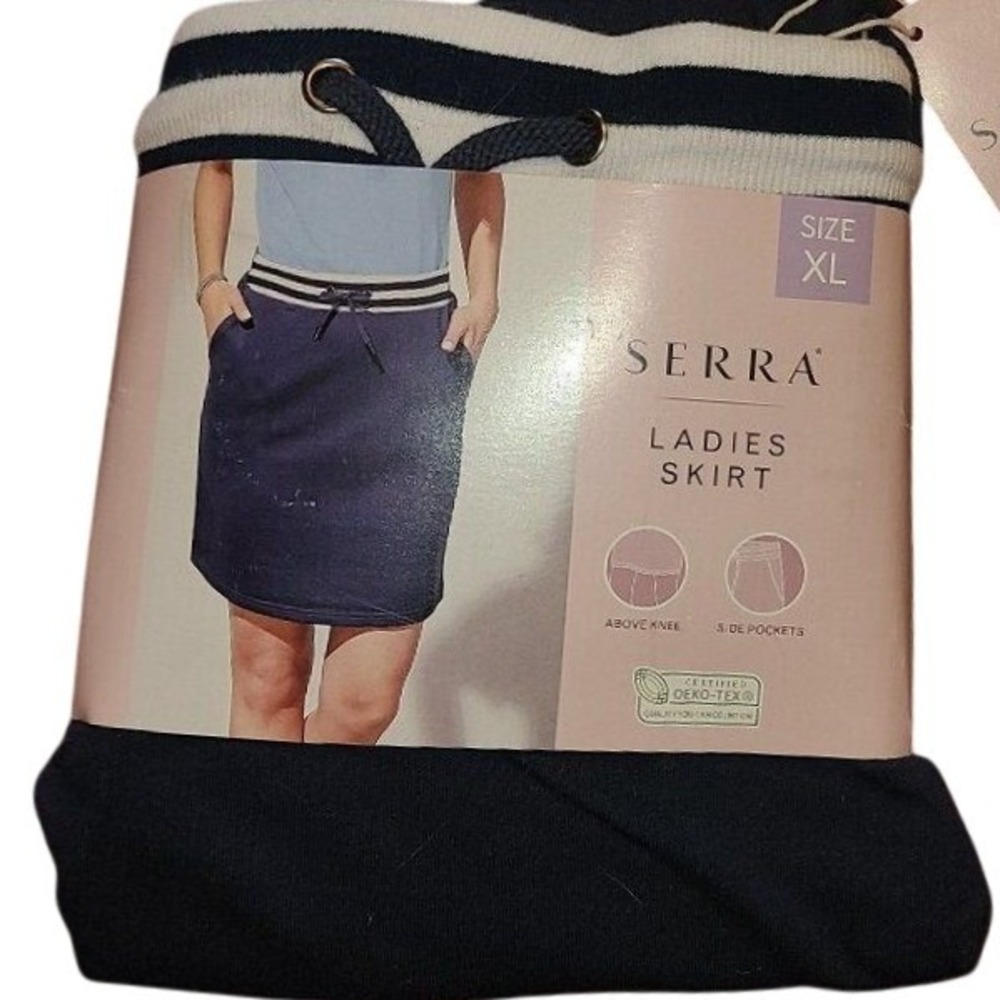 Serra brand. Navy blue cotton/polyester skirt with pockets. BRAND NEW. Size XL